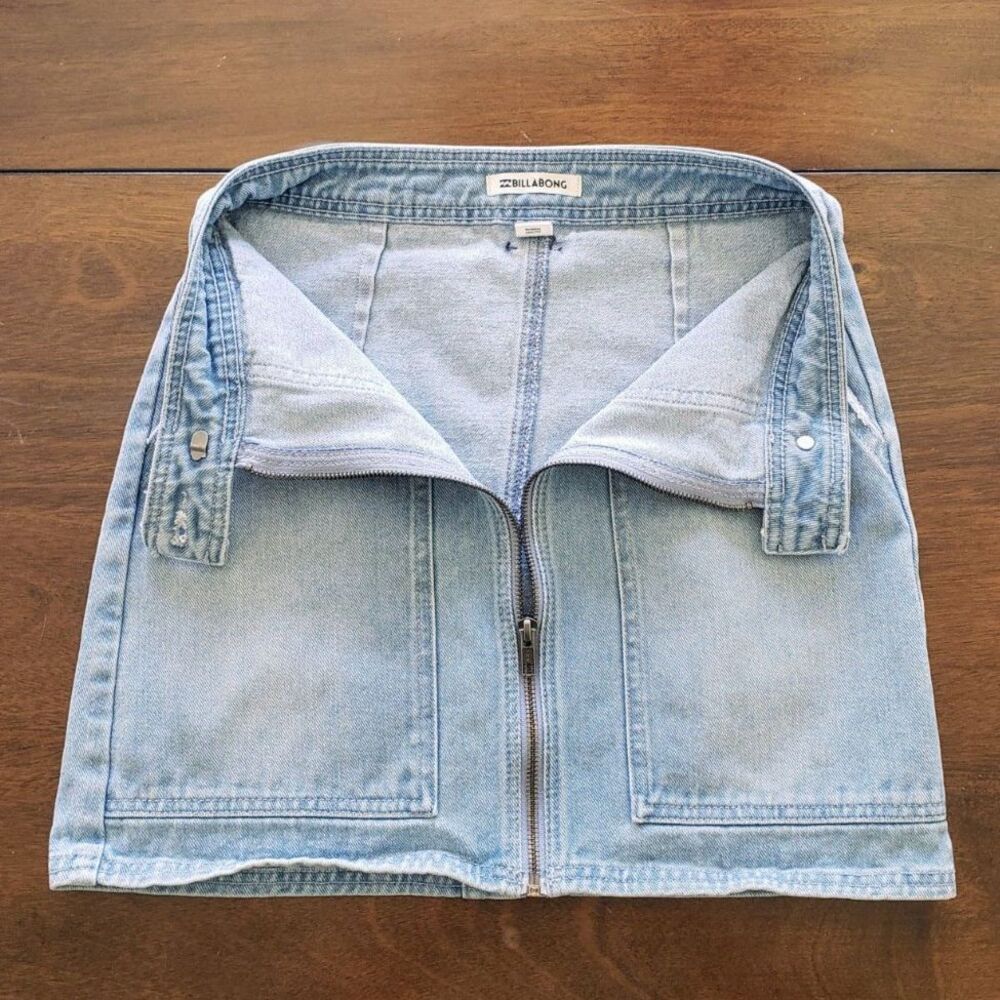 Billabong Ride Right Skirt Size 26 Light Blue Denim Jean Full Front Zip - Picture 3 of 8